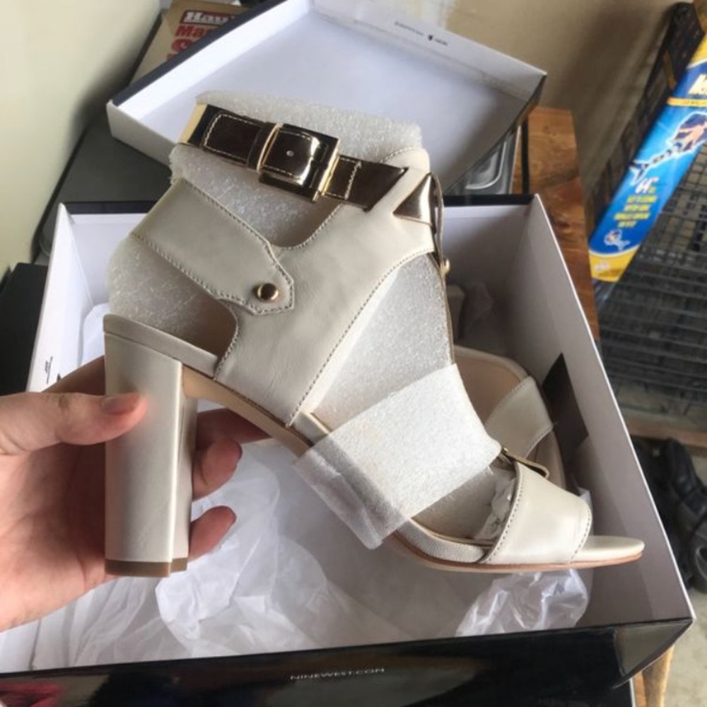 NIB Nine West White and gold heels